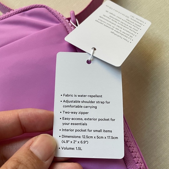 Lululemon Easy Access Crossbody Bag 1.5L - Dahlia Mauve - Picture 16 of 16